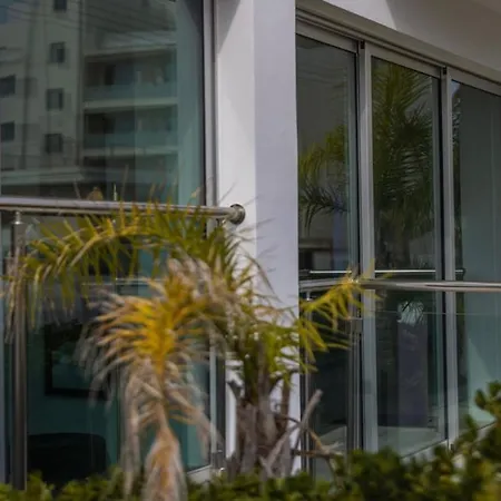 Sea Side Nest